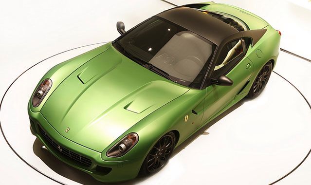 Ferrari zmienia kolor na zielony
