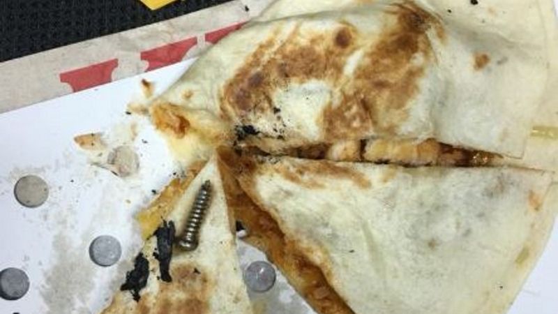 Przedstawiciele sieci przepraszają klienta i zapewniają, że to był jednorazowy przypadek