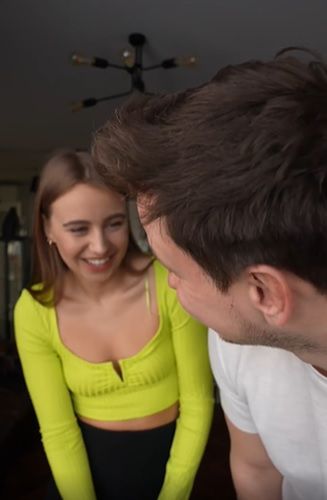 Oliwia Bieniuk z przyjacielem