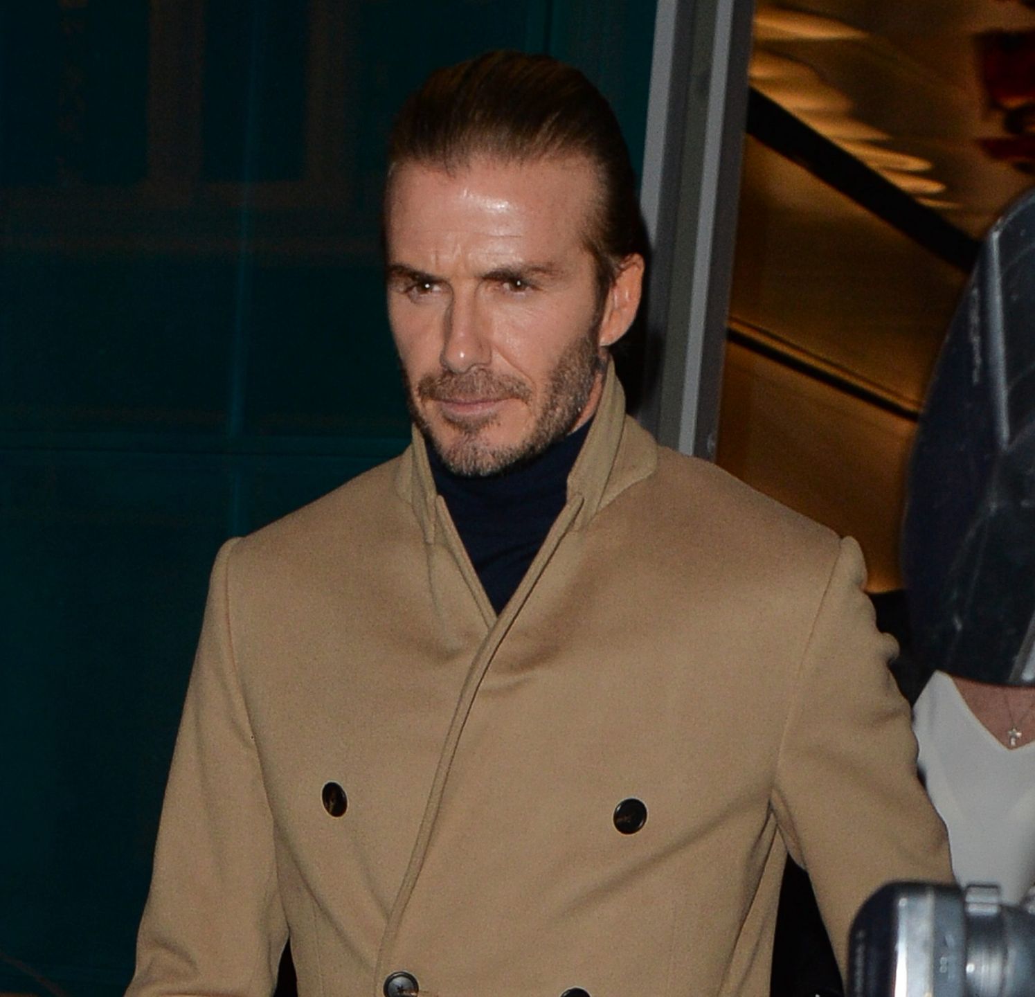 Wystylizowani Victoria Beckham i David Beckham złapani przez paparazzi w Londynie