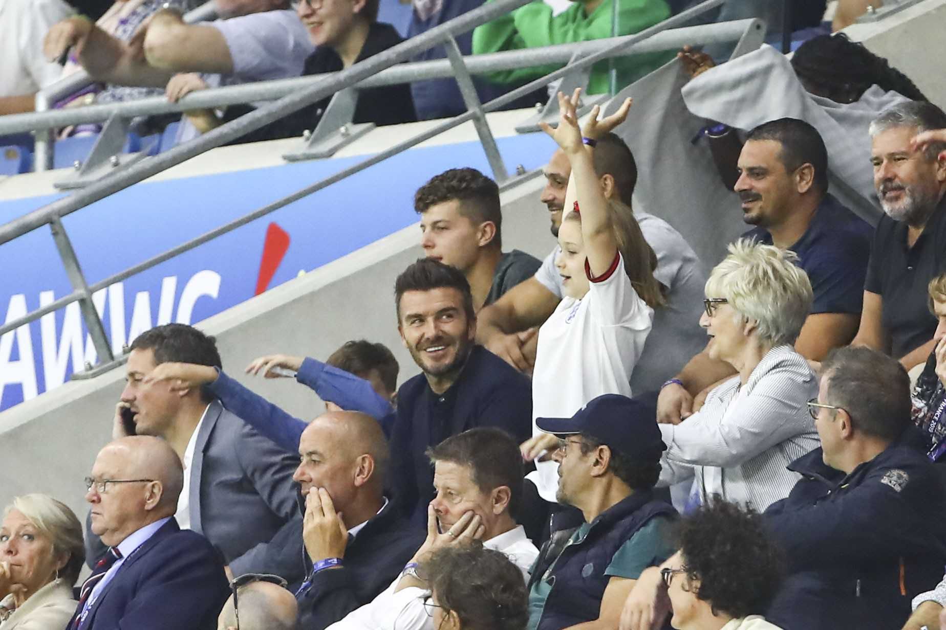 David Beckham z córką Harper na meczu w piłce nożnej kobiet