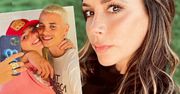 18-letni syn Victorii Beckham z partnerką w dwuznacznej pozie. Pokazał jej brzuszek, a fani gratulują ciąży