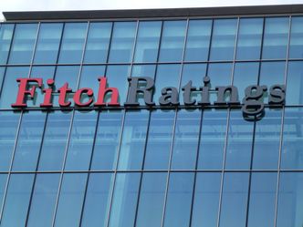 Piątka Kaczyńskiego. Agencja Fitch ostrzega przed dużym wzrostem deficytu finansów