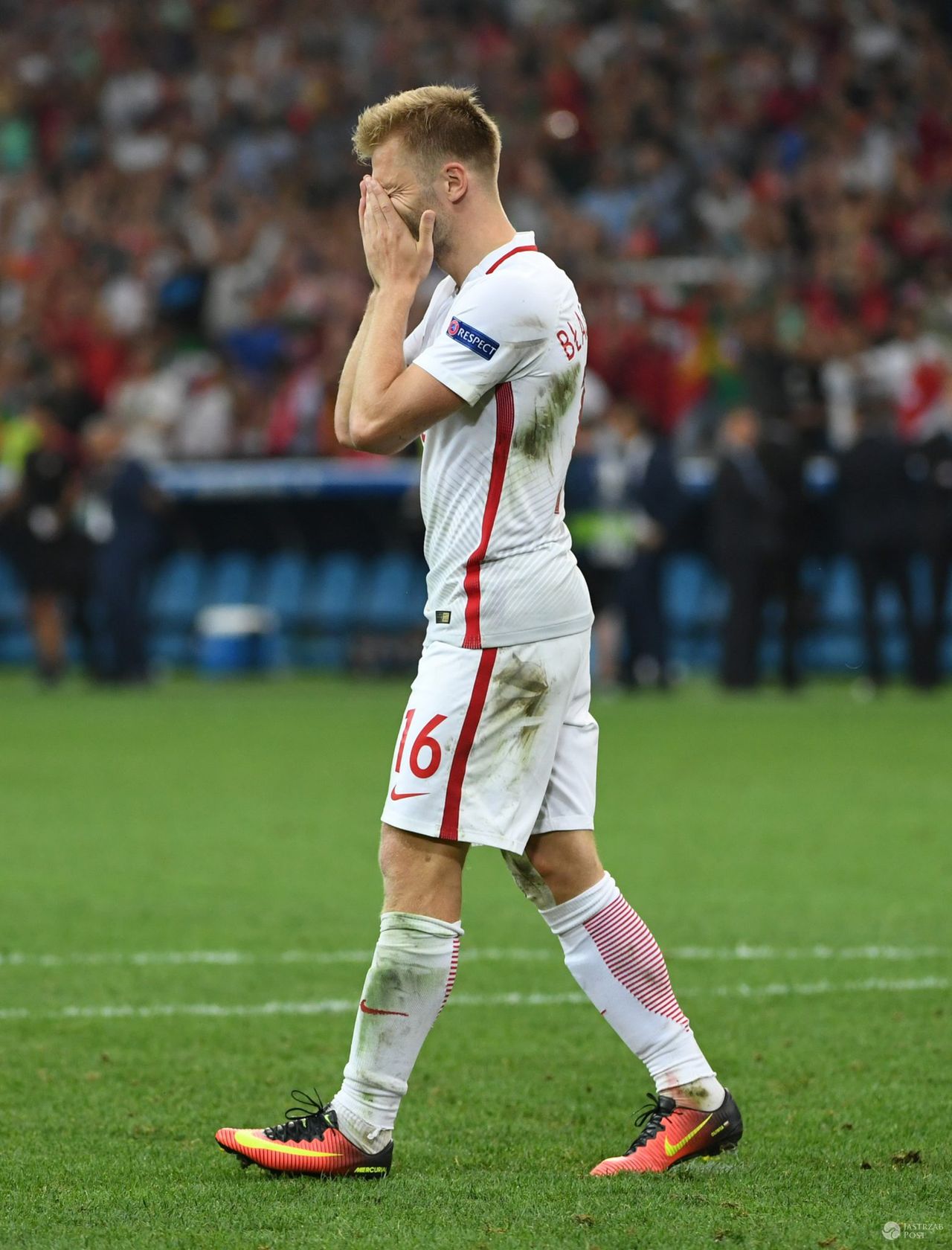 Kuba Błaszczykowski płacze po meczu z Portugalią