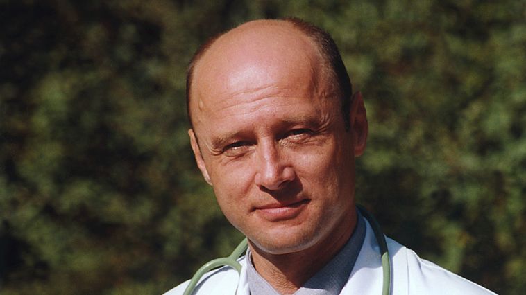 Krzysztof Pieczyński na planie "Na dobre i na złe", 1999 rok