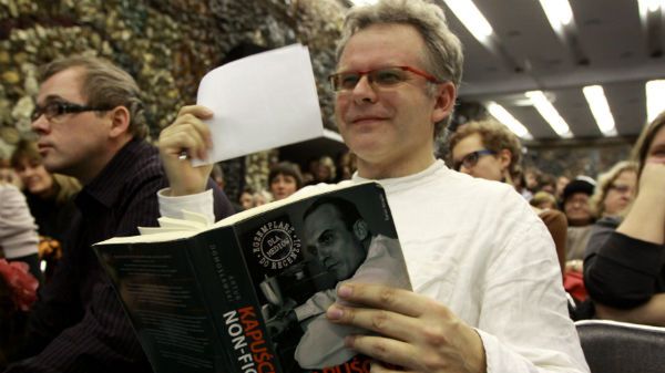 Artur Domosławski na konferencji o jego książce "Kapuściński non-fiction"