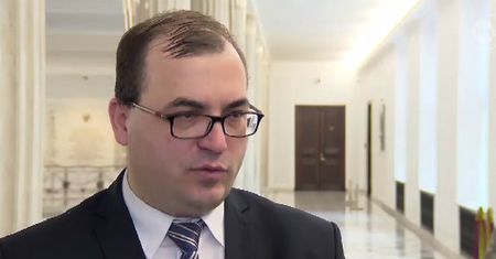 "Staram się unikać zakupów w niedzielę". Politycy PiS o planie wyższego podatku od handlu
