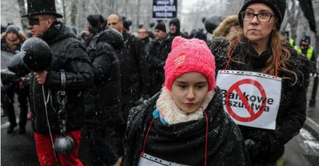 Wojna z bankami może potrwać nawet 40 lat. Frankowicze: Pilnie potrzebna jest uczciwa ustawa