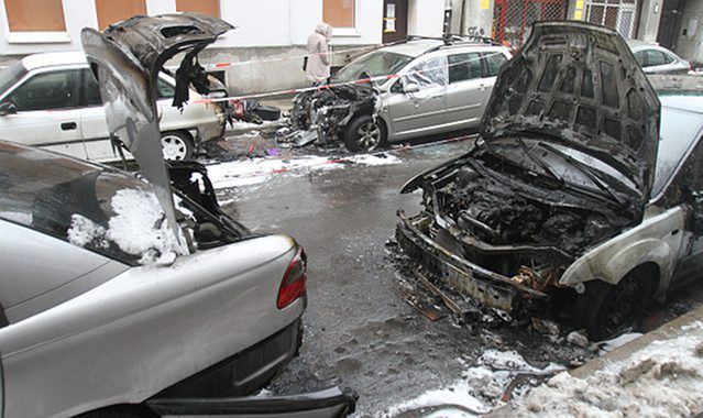 Kim jest podpalacz aut z Warszawy i ile samochodów „ma na koncie”?