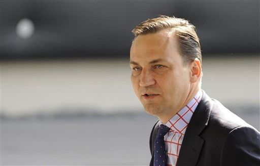 Sikorski: musimy zmienić mapę polskiej obecności za granicą