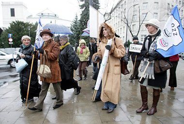 Pielęgniarki i położne protestowały przed Sejmem