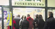 Bezrobotni szturmują urzędy pracy