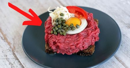 Tatar - jakie są najlepsze dodatki do kultowego, polskiego dania?