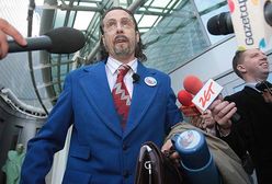 Ędward Ącki szturmuje siedzibę TVP