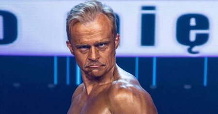 Piotr Rogucki kulturystą?! Pręży mięśnie przed kamerami!
