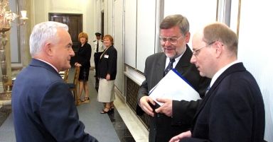 Rokita i Miller odeszli od reguł - twierdzi Nałęcz