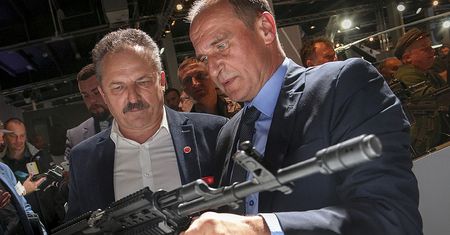 Broń dla każdego Polaka? Najnowszy sondaż dla WP