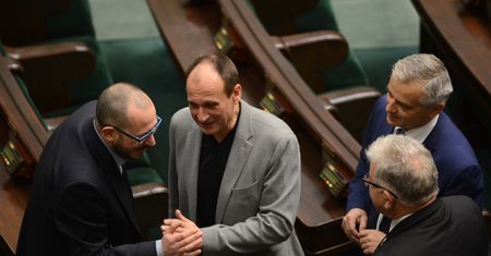 "Bulwersujące" praktyki w ministerstwach. Kukiz mówi: dość