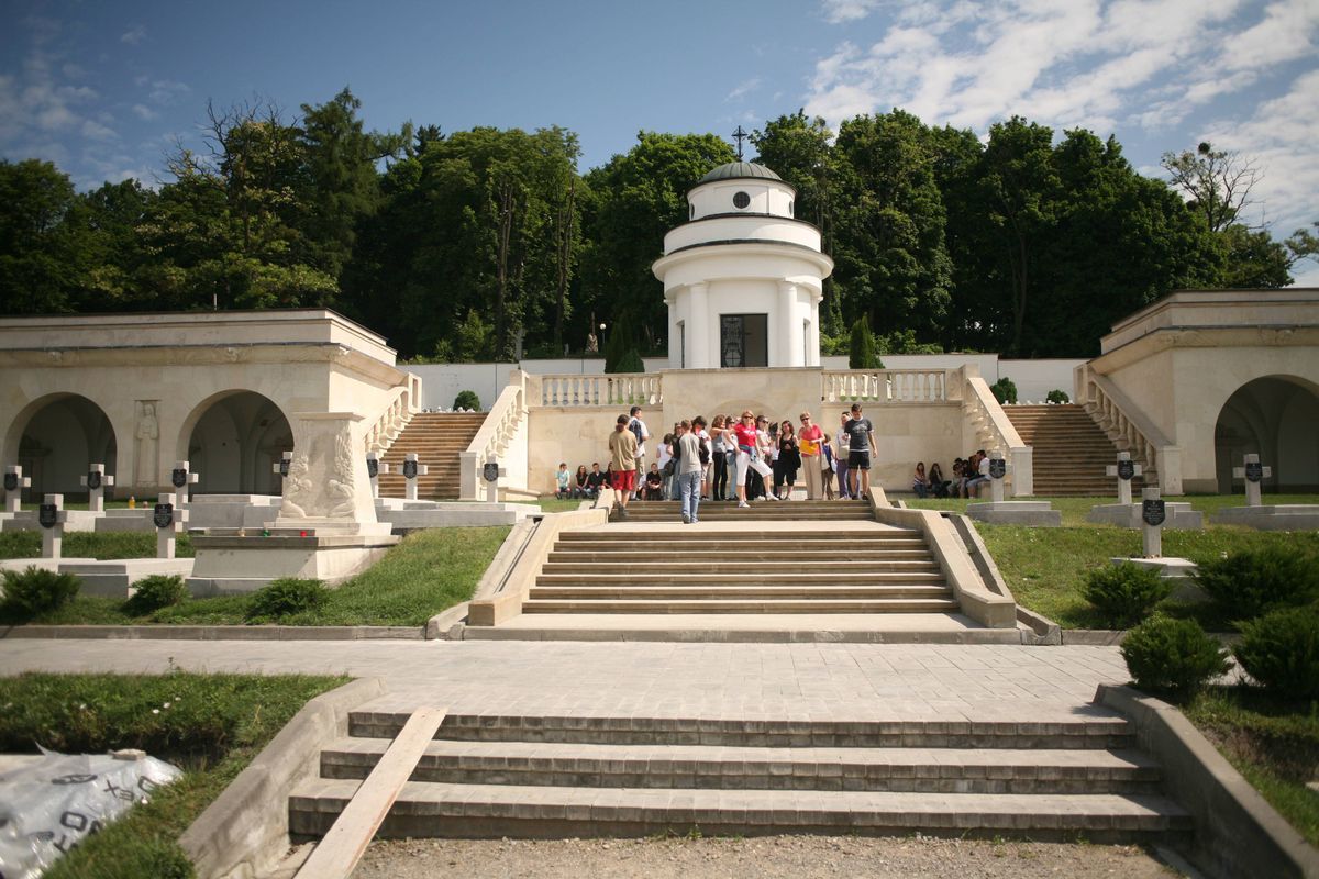 Lwowska Rada Obwodowa żąda usunięcia lwów z Cmentarza Orląt Lwowskich