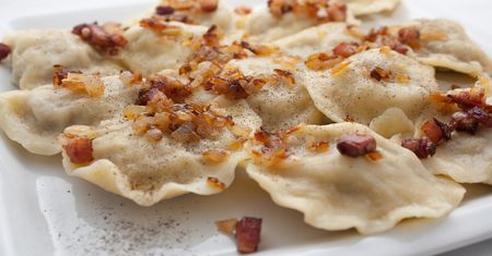 Pierogi ruskie smaczne jak nigdy. O tych dwóch składnikach pamięta każda kucharka