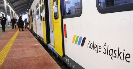 Paraliż na torach w Śląskiem. "Gigantyczne opóźnienia"