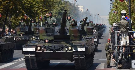 Defilada z okazji 3 maja. Wojsko przemaszeruje dziś Wisłostradą. Ogromne utrudnienia dla kierowców