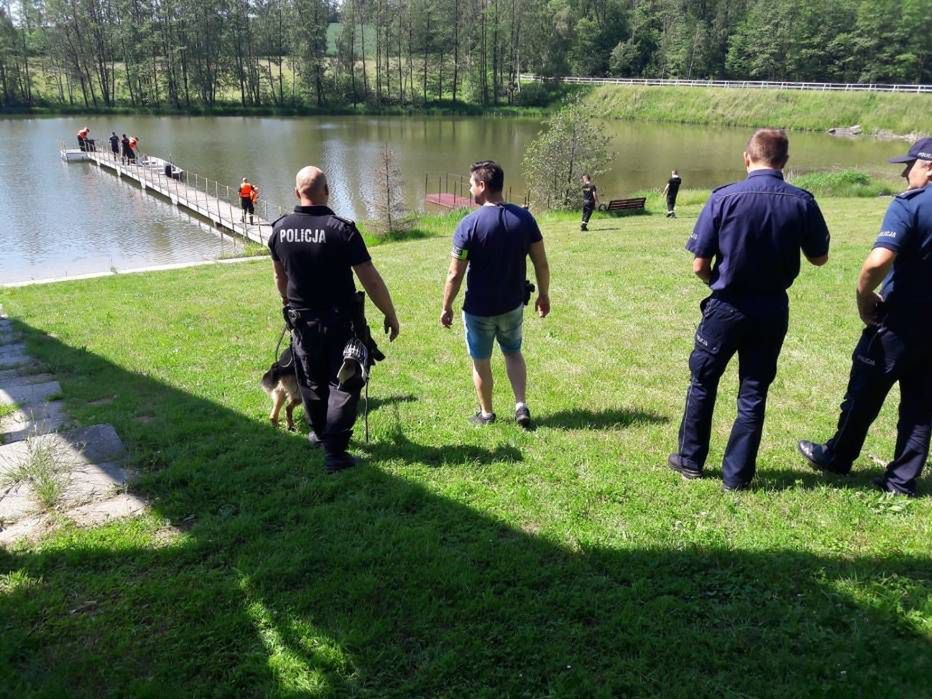 Nurkowie poszukują nastolatka na kąpielisku w Pietrowicach Głubczyckich