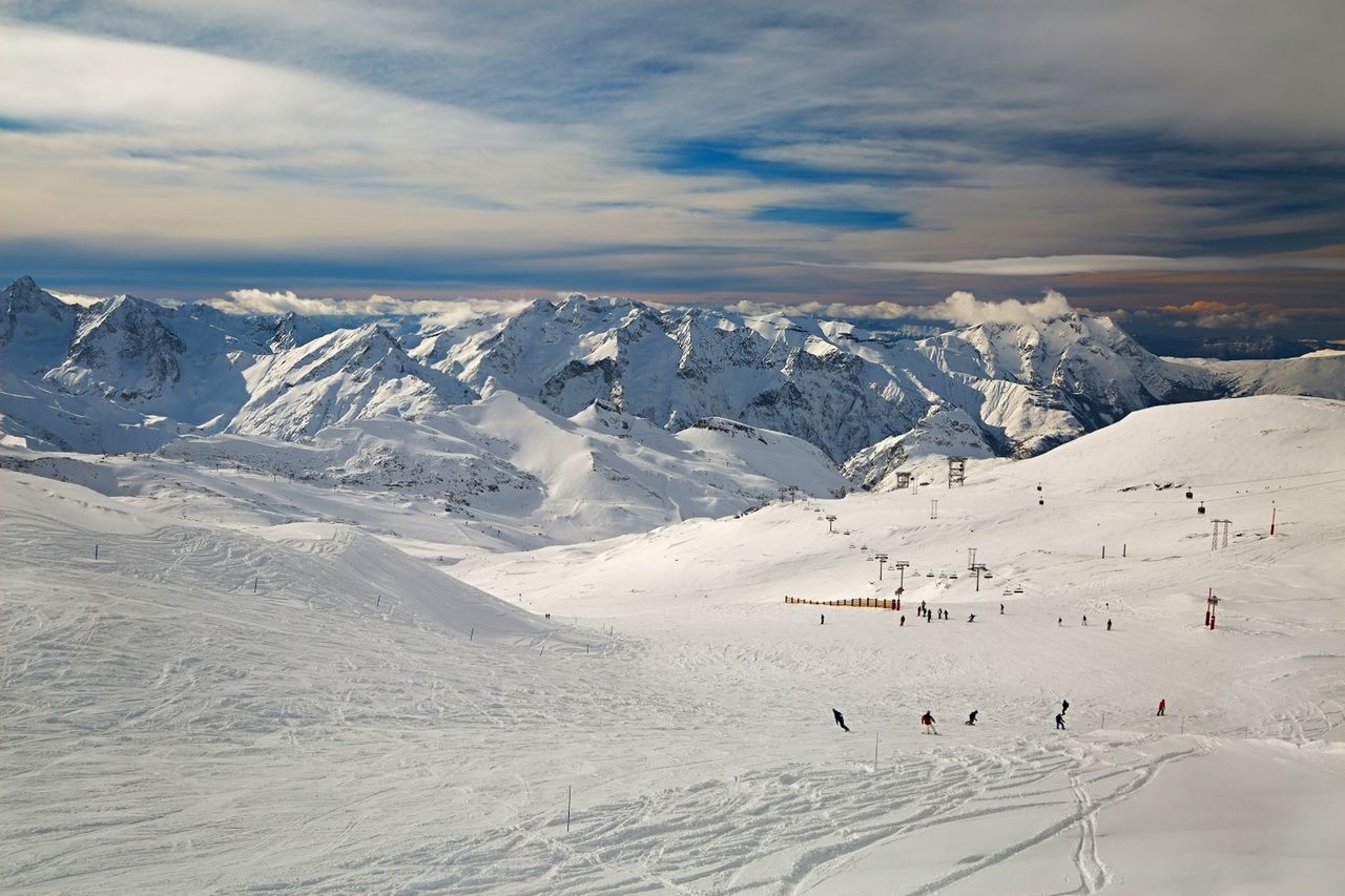 Okazja dnia. Tydzień we francuskich Alpach ze skipassem za 702 zł