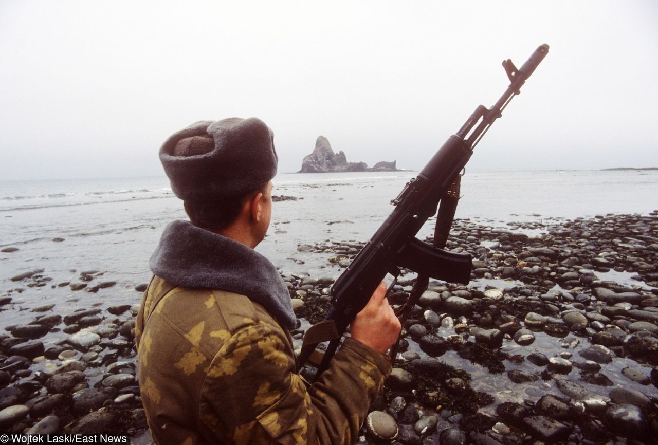 Rosja przenosi żołnierzy na sporne wyspy