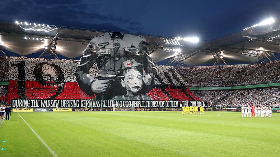 Oprawa meczowa kibiców Legii Warszawa
