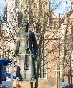 Apelują do wojewody ws. pomnika księdza Jankowskiego. "Radni naruszyli prawo"