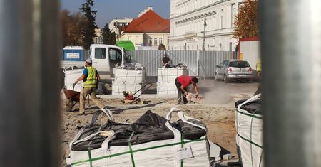 Pomnik Lecha Kaczyńskiego w Warszawie. Przyjrzeliśmy się, jak wyglądają prace [ZDJĘCIA]