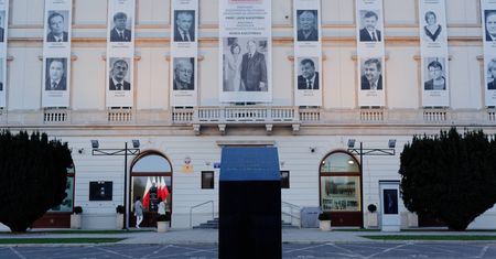 Jego zgoda wojewody na pomnik Lecha Kaczyńskiego. Stanie na pl. Piłsudskiego