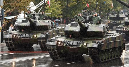 Defilada z okazji święta Wojska Polskiego w tym roku bardziej okazała. Uwaga zmiana trasy
