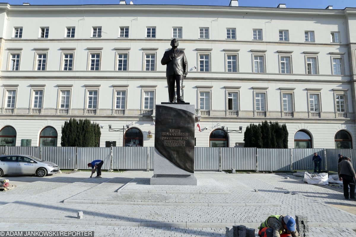 Pomnik Lecha Kaczyńskiego już gotowy - wielkie odsłonięcie w sobotę