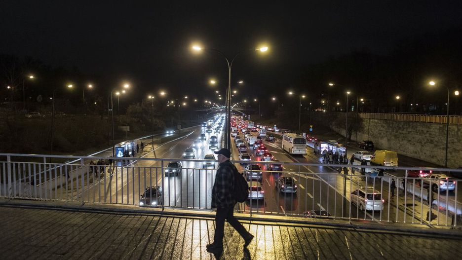 Trasa Łazienkowska jest ulicą, na której kierowcy często muszą uzbroić się w wiele cierpliwości