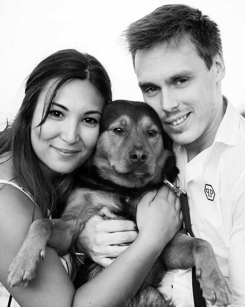 Louis Ducruet i Marie Chevallier z pieskiem