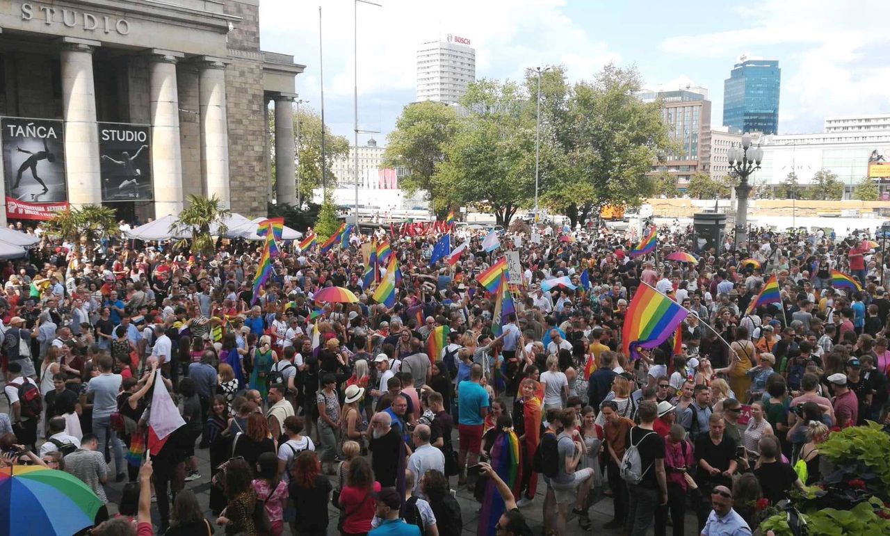 Warszawa solidarna z Białymstokiem. Setki osób na wiecu