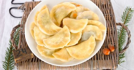 Świąteczne pierogi z makiem