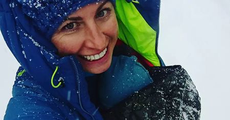 Justyna Kowalczyk z synkiem na ośnieżonej trasie. Hugo to najbardziej zahartowane dziecko w Polsce!