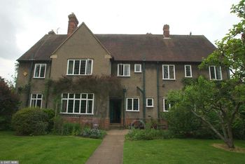 Dom J.R.R. Tolkiena wystawiony na sprzedaż. W tym miejscu powstał "Władca Pierścieni" oraz "Hobbit"