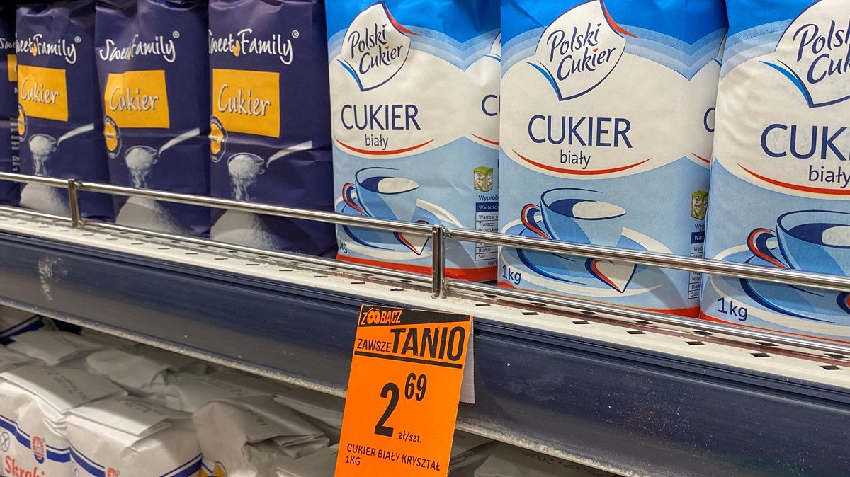 Cukier zdrożał o ok. 12 proc. - tak wynika z porównania cen promocyjnych z zeszłego roku do tegorocznych.
