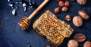 Miód, stewia i agawa - cała prawda o zamiennikach białego cukru