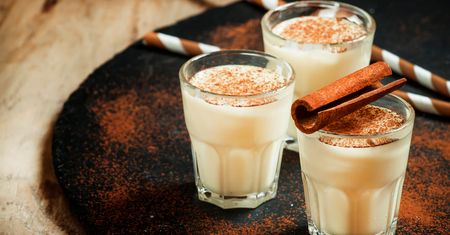 Ajerkoniak – skład, dodatki, desery