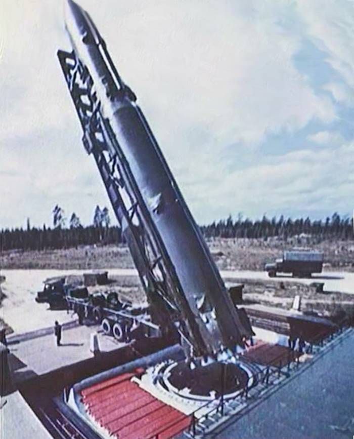Rakieta R-16 