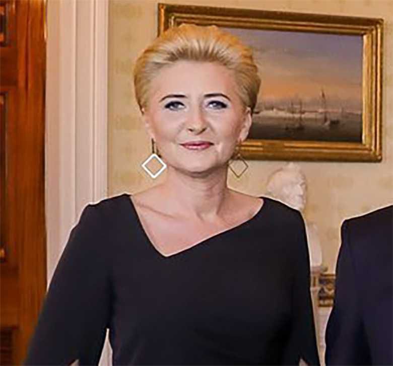 Agata Duda w wyrazistym makijażu