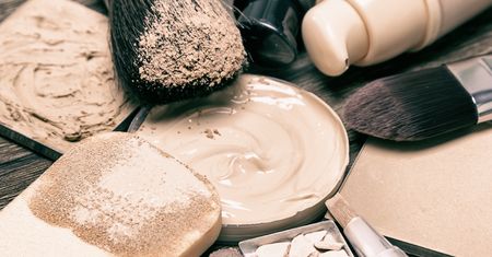 Lekki podkład na lato – komfort, naturalność i dziewczęcy look