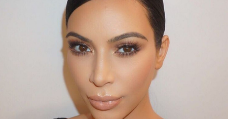 Podstawowa kosmetyczka Kim Kardashian to 50 kosmetyków!