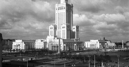 Pałac Kultury do rozbiórki? "Tak brzydki, że aż piękny"