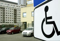 Naczelny Super Expressu chciałby parkować na miejscach dla niepełnosprawnych. Odpowiedź jezuity to strzał w dziesiątkę